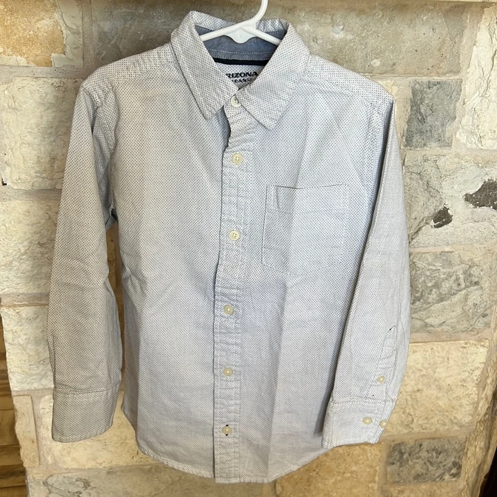 Old navy button down shirt size‎ 6/7